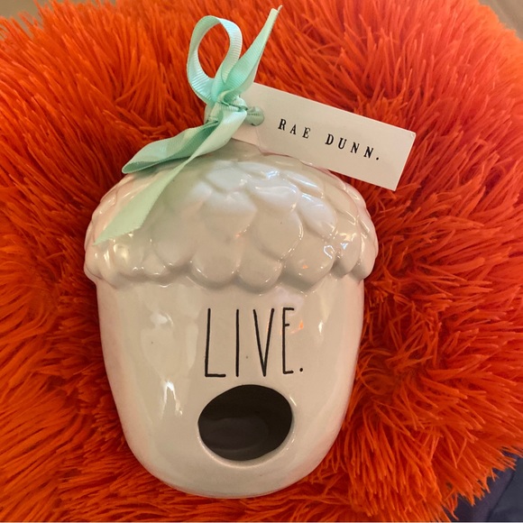 Rae Dunn "LIVE” Acorn Crown Birdhouse - Picture 4 of 8